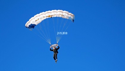 独行侠休赛期锁定三大内线目标 五号签或成交易小波特关键筹码