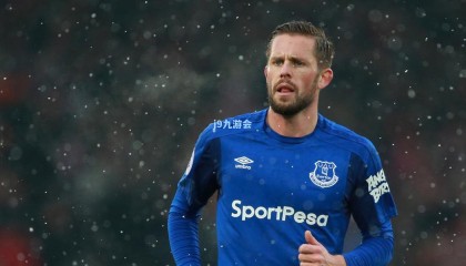 麦卡利斯特忆布莱顿低谷，母亲的支持让我走出至暗时刻